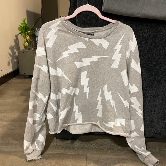 Michael Lauren Tops - Michael Lauren Lightening Bolt Cropped L/S Size M